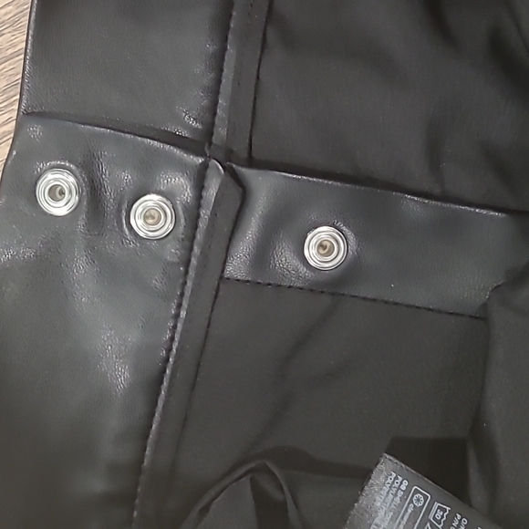 H&M Faux Leather Skirt - Picture 9 of 9